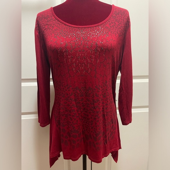 BLEU Animal Print Gem Embellished Sharkbite Hem 3/4 Sleeve Top. Size Large EUC - Picture 1 of 9